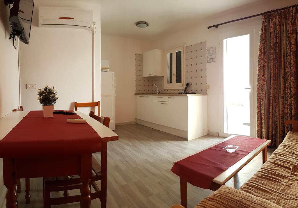Apartaments California Кала-эн-Бланес Экстерьер фото
